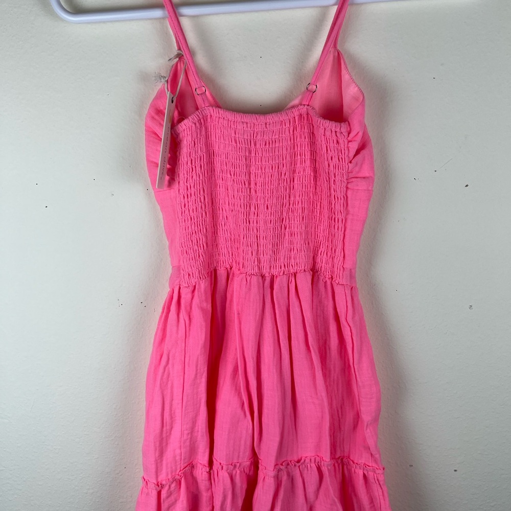 NWT Ocean Drive Hot Pink Gathered Top
Size Medium